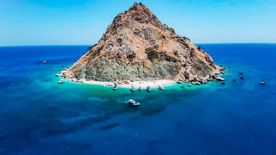 Antalya/Kemer: Suluada Island Small-Group Boat Tour w/ Lunch - Boat, group size, and the rhythm of your day
