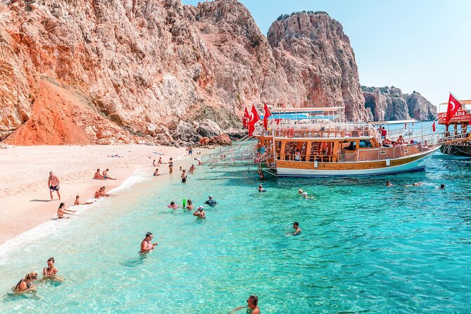 Antalya Suluada Boat Trip w/Lunch & Pickup (Maldives of Turkey) - The Boat Ride: Swims, Music, and How Crowds Affect It
