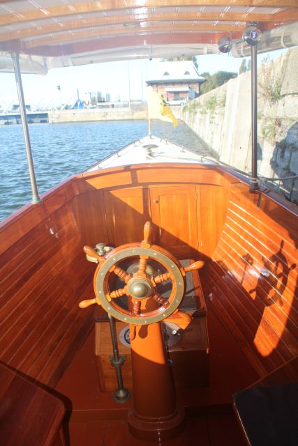 Antwerp: Private Old Harbour Boat Tour Incl. Drinks & Snacks - Arriving at the MAS pontoon: the easiest way to start