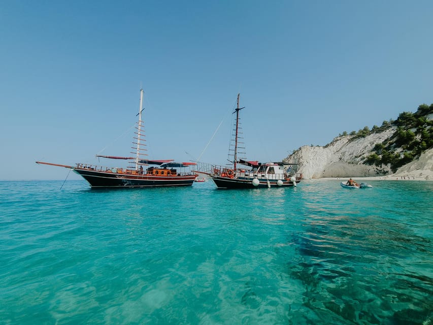 Argostoli: Full-Day Boat Trip with Lunch & Wine - Drinks, snacks, and the onboard pace
