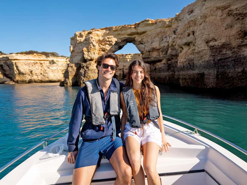 Armação de Pêra: Benagil´s 15 Best Caves Boat Tour - The Route in 90 Minutes: From Praia dos Beijinhos to Alfanzina Lighthouse