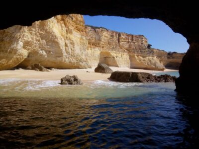 Armação de Pêra: Guided Boat Tour of Benagil's 15 Best Caves - Getting to the meeting point in Armação de Pêra