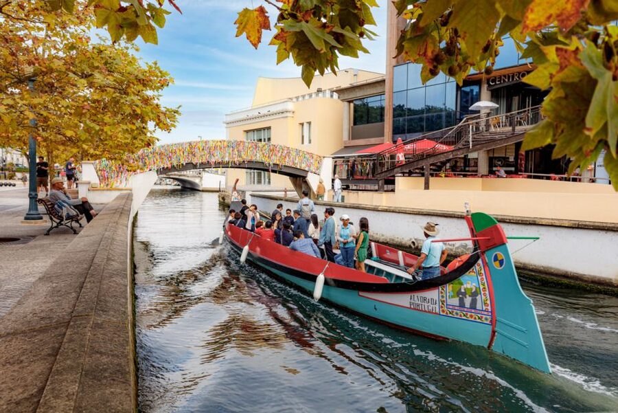 Aveiro: Scenic Guided Boat Tour - What you actually see: Central Canal to Canal das Pirâmides