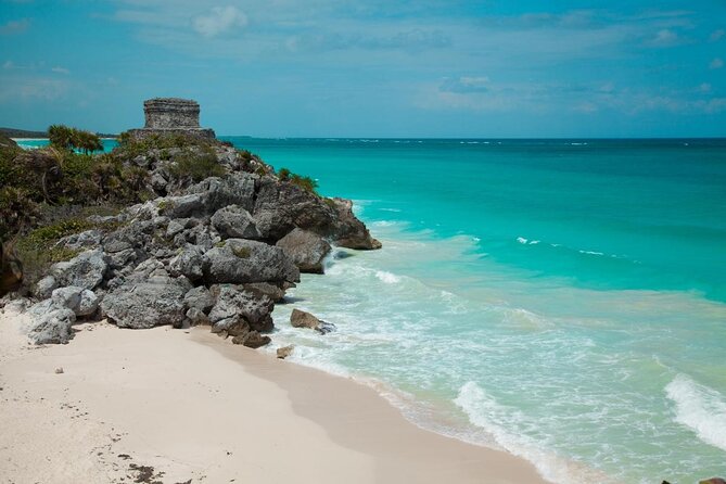 Bacalar Lagoon Sightseeing Boat Tour with Open Bar and Snacks - Key highlights at a glance