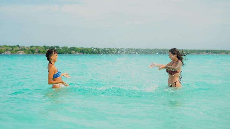 Bacalar Lagoon Sightseeing Boat Tour with Open Bar & Snack - Cenote Cocalitos: A Quick Stop With Clear Payoff
