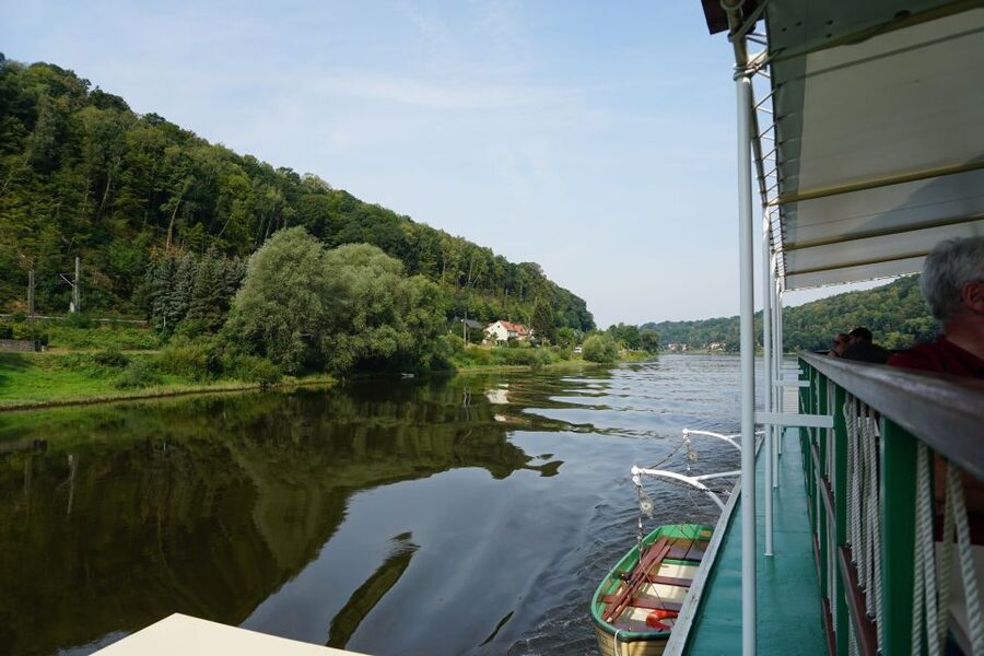 Bad Schandau: Saxon Switzerland Boat Trip - Dresden-side details: Canaletto-House and St. Marien