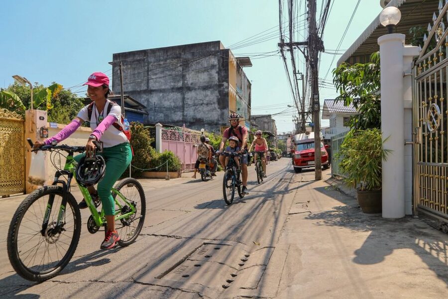 Bangkok: Bike and Canal Boat Tour with Lunch - Wat Paknam Phasi Charoen and the canal-side cycling rhythm before lunch