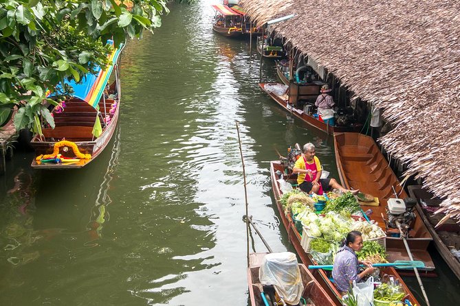 Bangkok Floating Markets and Boat Tour - Khlong Lat Mayom is the calmer side of Bangkok floating markets