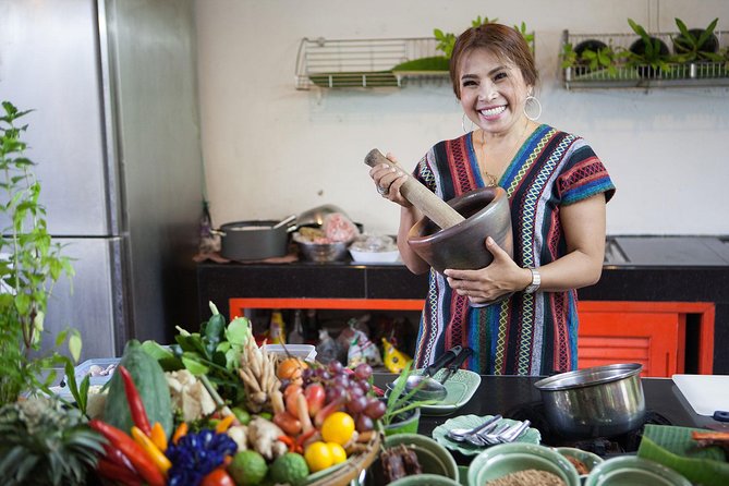 Bangkok Market Tour & Thai Cooking Class with Boat Ride with Aoy - Should you book this Bangkok cooking day with Aoy?