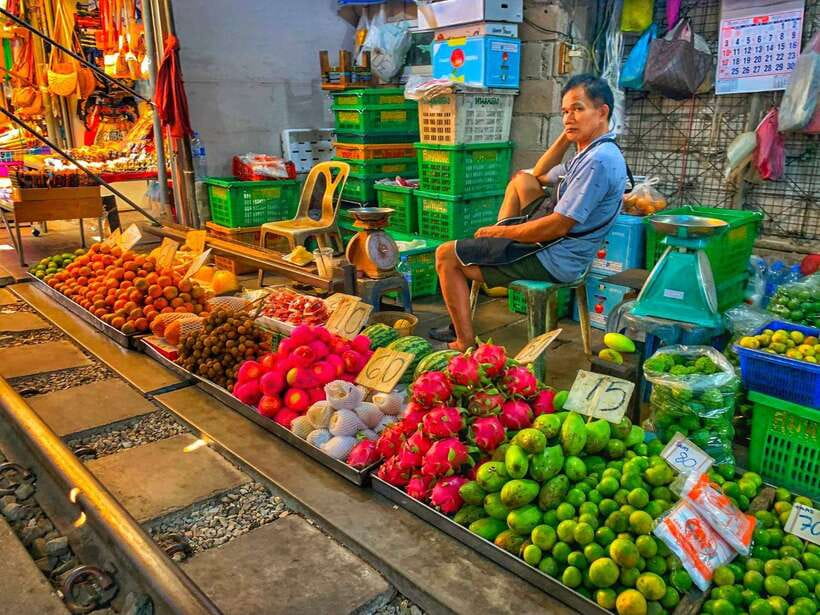 Bangkok: Train Market & Floating Market with Boat Ride - Who should book this tour, and who should skip it