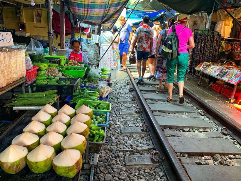 Bangkok: Train Market & Floating Market with Boat Ride - FAQ