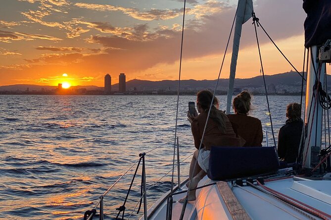 Barcelona 2-hour Private Boat Tour with Cava and snacks - Who this private cava cruise is best for