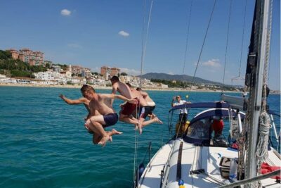 Barcelona 4-hour Private Boat Trip - Meeting at Moll de Mestral 40 and getting aboard