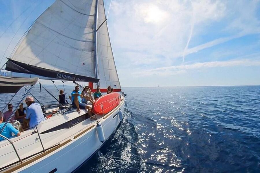 Barcelona: Coastline Boat Trip with Snacks and Cava - Key highlights at a glance