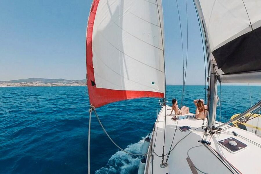 Barcelona: Coastline Boat Trip with Snacks and Cava - The people factor: crews that keep it fun and safe