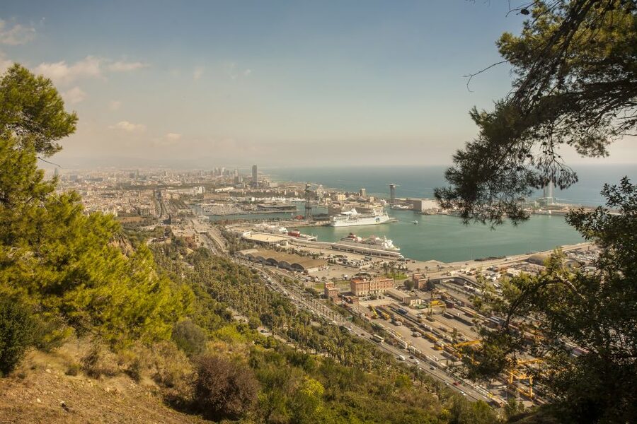 Barcelona: E-Bike Tour with Montjuic Cable Car & Boat Ride - Guides, Group Size, and the Practical Way They Run This Day
