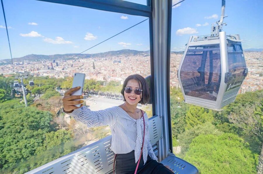 Barcelona: E-Bike Tour with Montjuic Cable Car & Boat Ride - Montjuïc Cable Car and Castle Stops: Panoramas for Photo Seekers