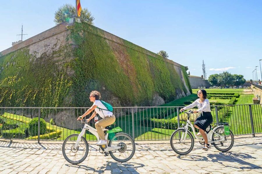 Barcelona: E-Bike Tour with Montjuic Cable Car & Boat Ride - Sailing Along Barcelona’s Coast: A Sea-Breeze Reset