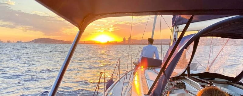 Barcelona: Sunset Boat Trip with Cava Wine and Snacks - Shared Sunset Sailing: About 1.5 Hours of Skyline Time