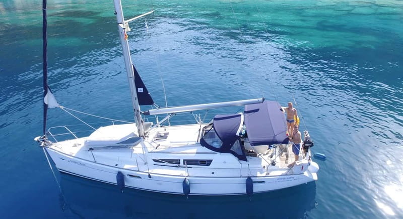 Barcelona: Sunset Boat Trip with Cava Wine and Snacks - Comfort Details That Make a Sunset Cruise Feel Easy