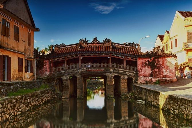 Basket Boat Tour, Hoi An city, boat trip and lantern release - The Hoai River lantern release: the night moment that sells the whole day