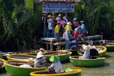 Bay Mau Cooking Class with Market Tour and Basket Boat Ride - The market tour: shopping like you’re prepping dinner at home