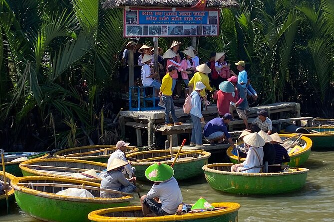 Bay Mau Cooking Class with Market Tour and Basket Boat Ride - The market tour: shopping like you’re prepping dinner at home