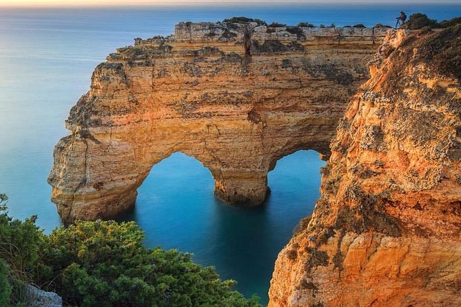 Benagil Long Boat tour (From Carvoeiro to Praia da Marinha) - Meeting at Largo da Praia do and Getting Onboard Fast