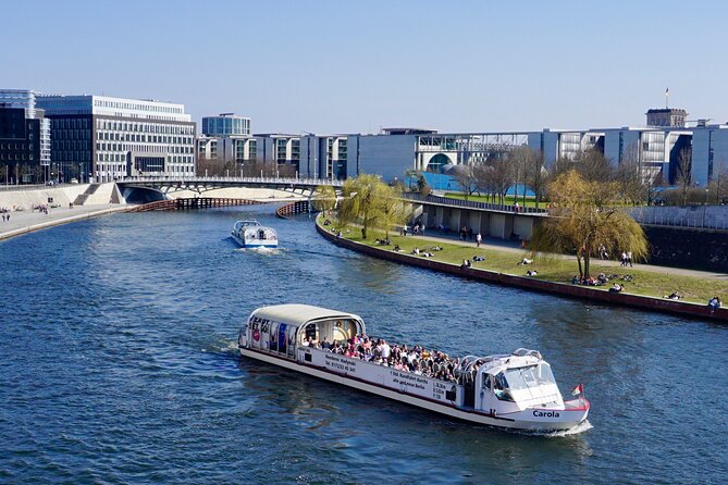 Berlin: 1-hr Boat Tour with Bilingual Live Guide (DE/EN) - Where to meet MS Carola and MS Franziska near Hackescher Markt