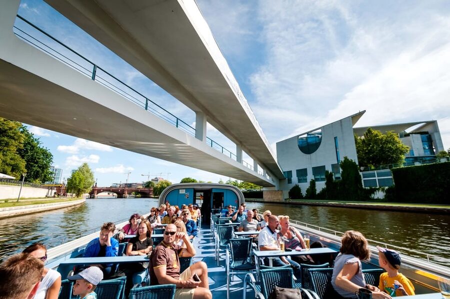 Berlin: 3.25-Hour Spree & Landwehrkanal Boat Tour - The Spree and Landwehr Canal route: 40+ bridges and why that matters