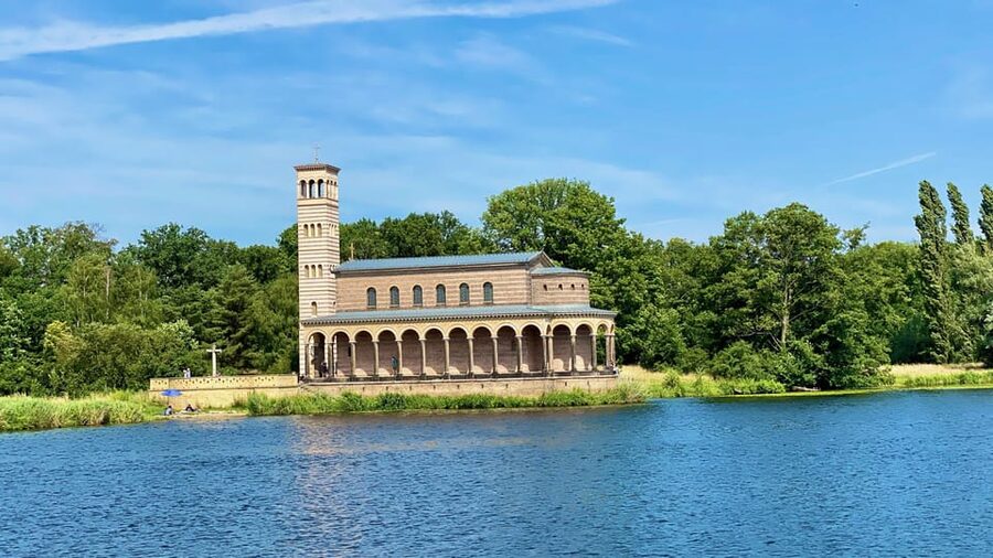 Berlin: 7 Lakes Boat Tour through the Havel Landscape - Peacock Island (Pfaueninsel) and the return via Kladow Harbor