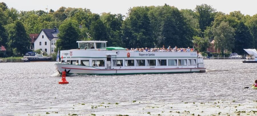 Berlin: 7 Lakes Boat Tour through the Havel Landscape - Wannsee shores: Villa Lemm, the Wannsee Conference site, and Liebermann’s villa
