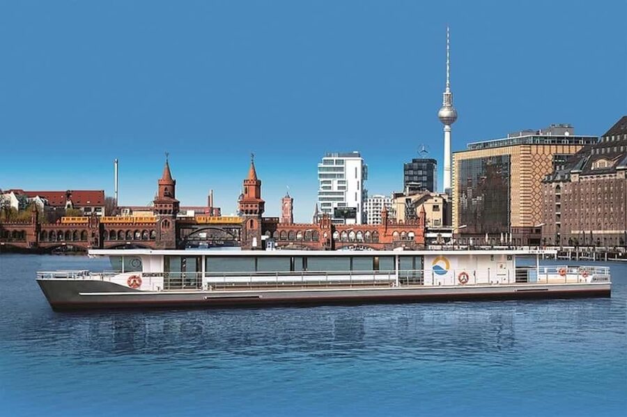 Berlin Boat Tour | Sunset Tour with Solar Ship | Sightseeing Spree - Where You Meet and How Early You Should Arrive