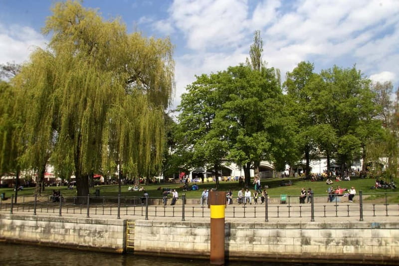Berlin Combo Package: City Tour & Spree Boat Tour - Comfort, audio, and included extras: what you get beyond the route