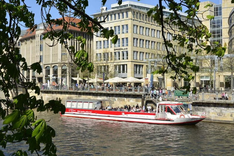 Berlin: Panoramic Boat Tour with Bilingual Audio Guide - A 1-hour panoramic ride on the Spree: what you really get