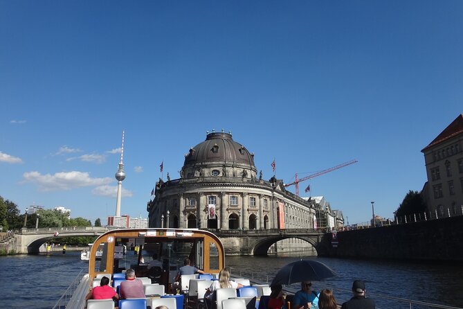 Berlin sightseeing boat tour on the Spree - Where you start: Alte Börse dock in Mitte
