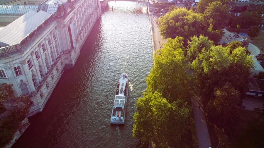 Berlin: Sightseeing Boat Tour on the Spree for Families - Tiergartenviertel to the government district: the skyline tilt you’ll notice right away