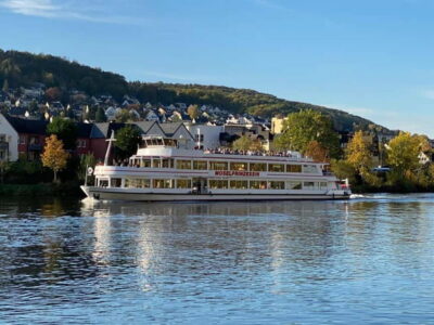 Bernkastel: 1-hour panoramic boat tour Lieser, Mülheim and back - Finding the Moselprinzessin: the meeting point you’ll actually notice