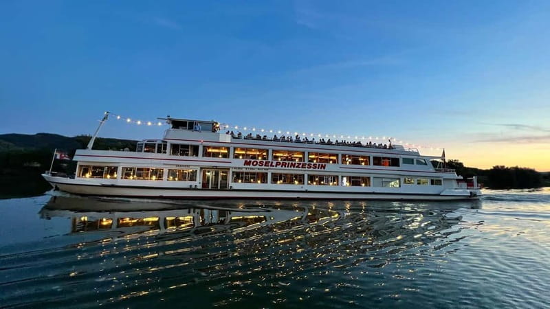 Bernkastel: 1-hour panoramic boat tour Lieser, Mülheim and back - The real reason to go: Bernkastel and Landshut Castle from the water