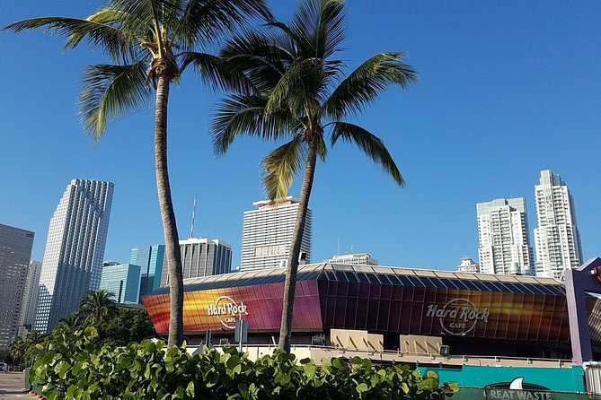 Biscayne Bay and Celebrity Island Homes Boat Tour 90 Minute - Timing and group size: why 130 people changes the feel