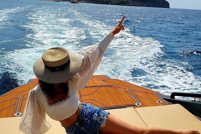 Blue cave & Hvar, 5 islands speed boat tour with unique boats from Split - Stiniva Cove: The short stop that still hits hard