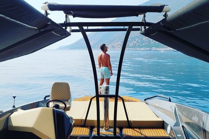 Blue cave & Hvar, 5 islands speed boat tour with unique boats from Split - Boat comfort and motion: fast, fun, and not for everyone
