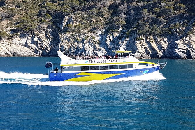 Boat through Cap de Creus and Port Lligat visit Cadaqués 1H30 - Port Lligat cove and the Dalí house: short stop, clear payoff