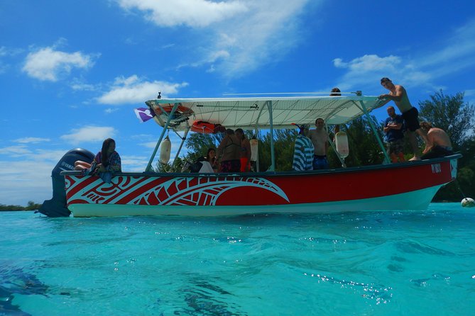 Boat tour 1/2 day Excursion in the lagoon of Moorea - The north coast sail: Cook and Opunohu Bay viewpoints