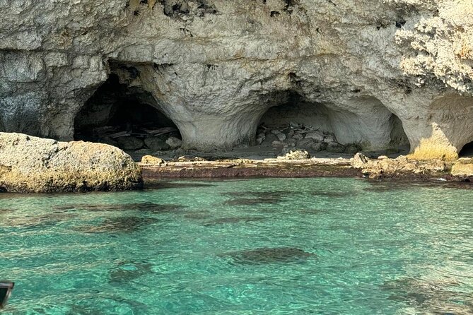 Boat tour from Monopoli to the Polignano caves with aperitif - Boat Size, English Hosts, and the Comfort Factor