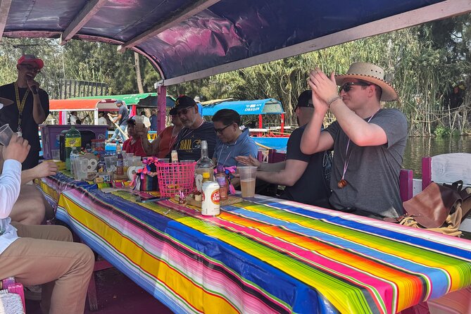 Boat tour in Mexico City with Live Guide with Food and Drinks - Your 150-Minute Cruise: What the Time Feels Like on the Water