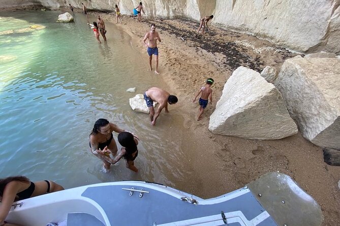 Boat tour in Pillirina, sea caves and Ortigia and prosecco - Maniace Castle and the Archimedes Legend, Seen From Water