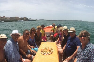 Boat tour of Ortigia Island and sea caves - Getting on board quickly near Via Senatore Giuseppe Maielli