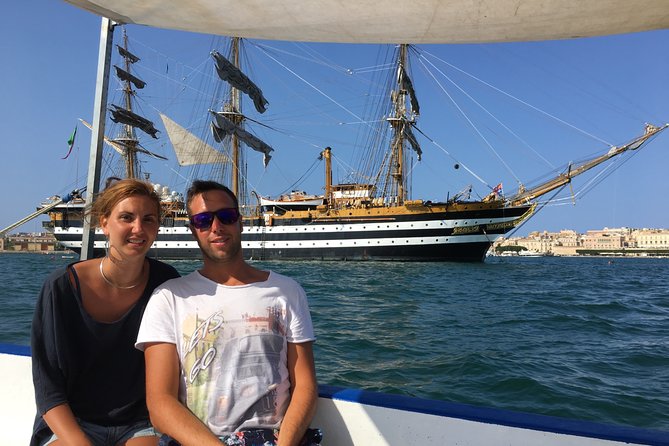 Boat tour of Ortigia Island and sea caves - Boat comfort, size, and the guide factor
