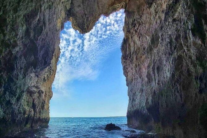 Boat tour of Ortigia, sea caves, Pillirina and snorkeling - A quick reality check on comfort and boat style